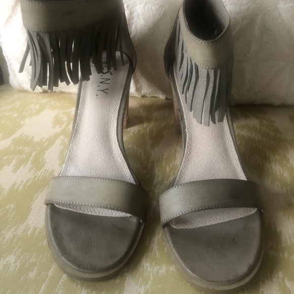 Brand new leather high heel sandals - Picture 1 of 3